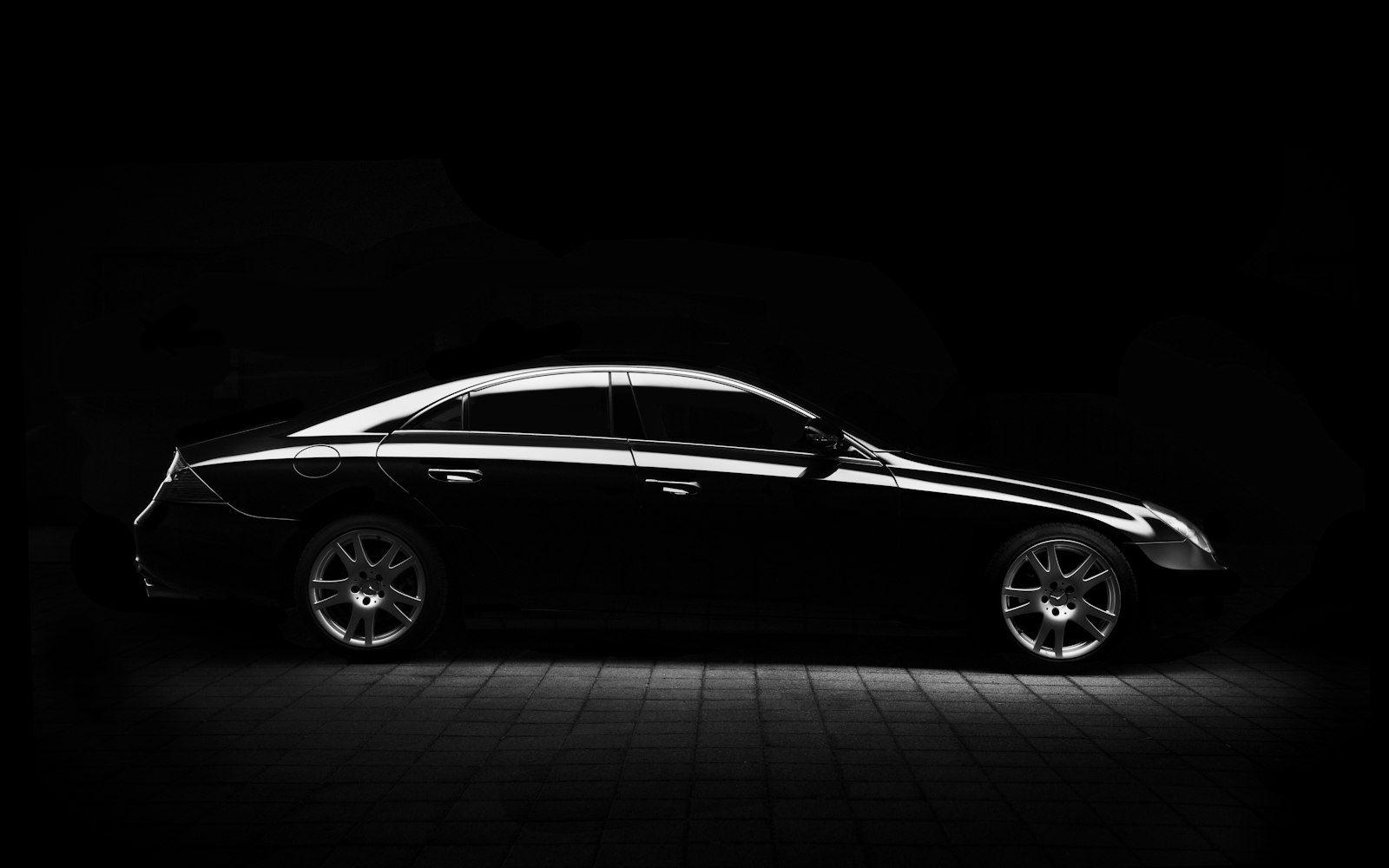 Multiple premium cars lined up for buyer comparison