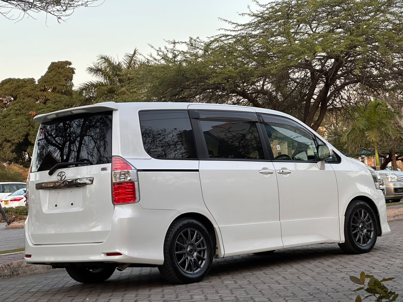 TOYOTA NOAH for sale in Dar Es Salaam | SAHARA AUTOLINK TZ LIMITED