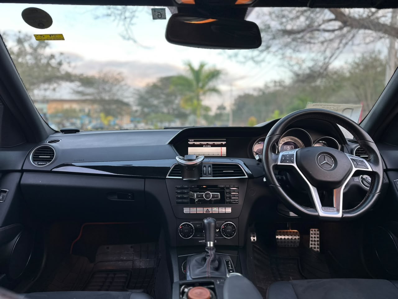 TOYOTA LANDCRUISER PRADO thumbnail 4